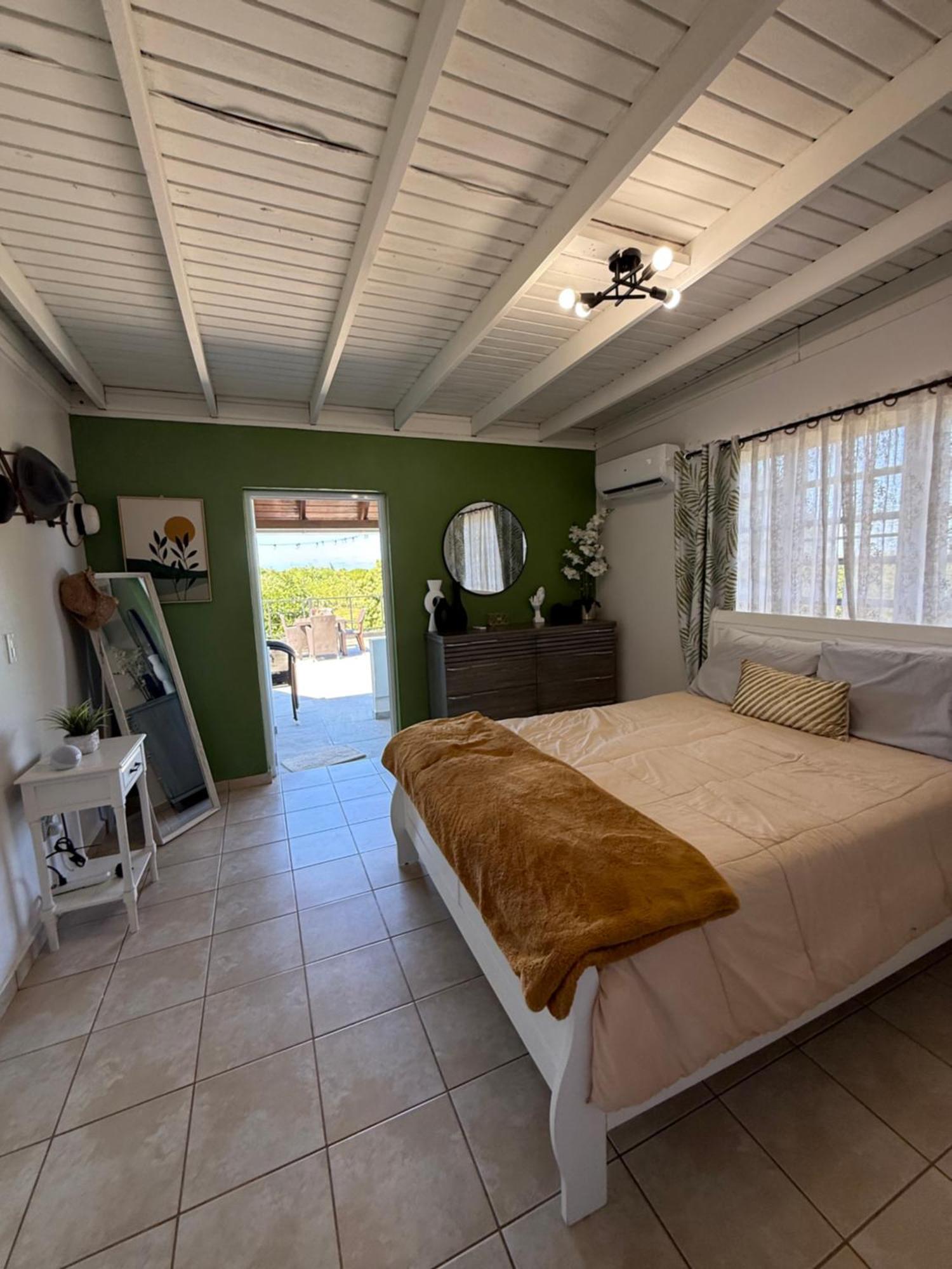 Playa Y Campo Getaway Apartment Isabela Eksteriør billede